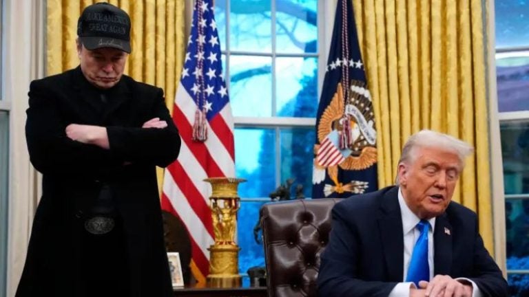 Musk se disculpa con Trump tras escándalo por publicaciones