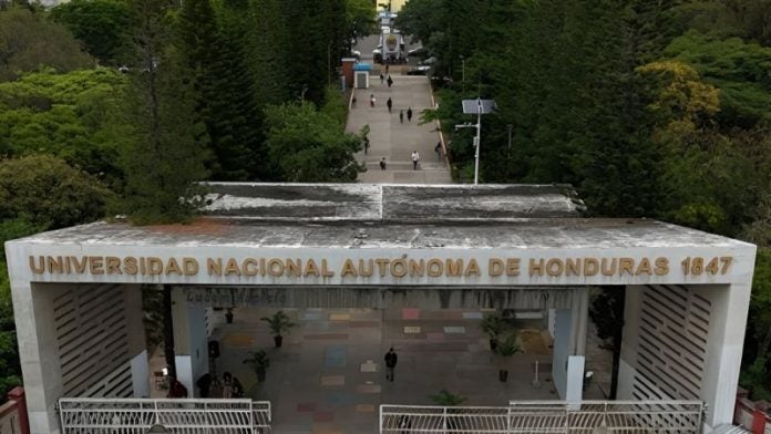 UNAH fuera del ranking