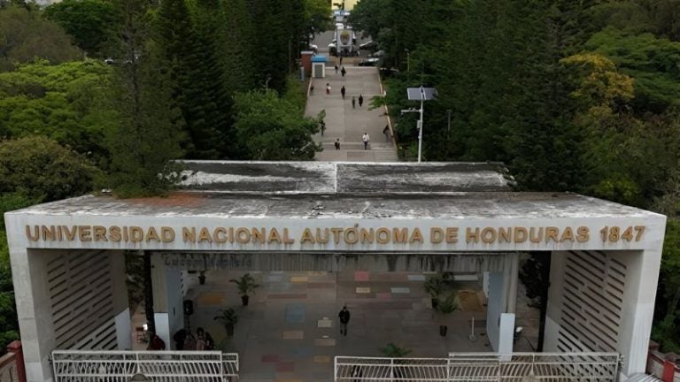 UNAH fuera del ranking