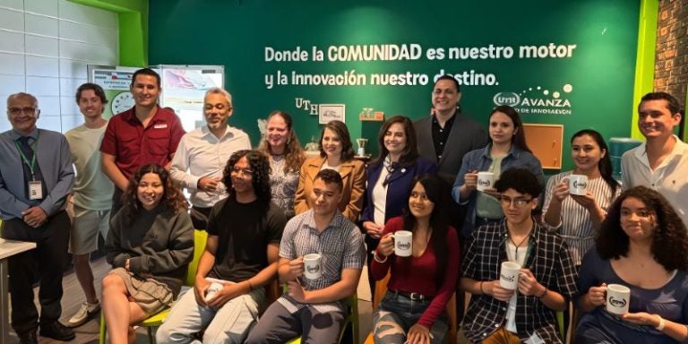 UTH celebra su primer “Evento de Experiencia” con taller de barismo junto a Café Rosso
