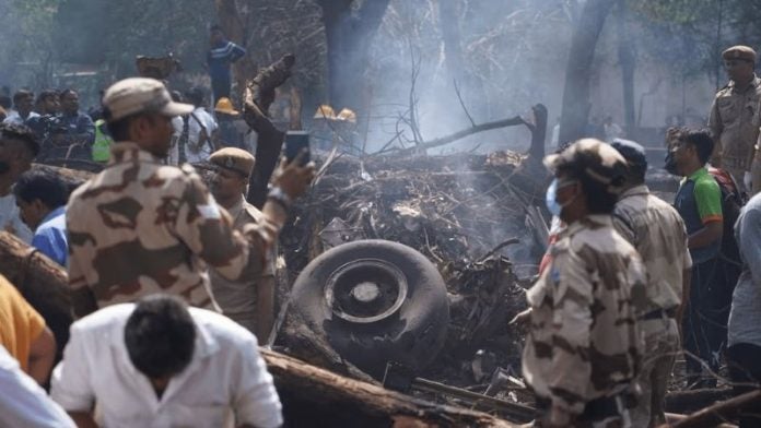 Sube a 279 el balance de muertos en accidente de avión Boeing 787 en India