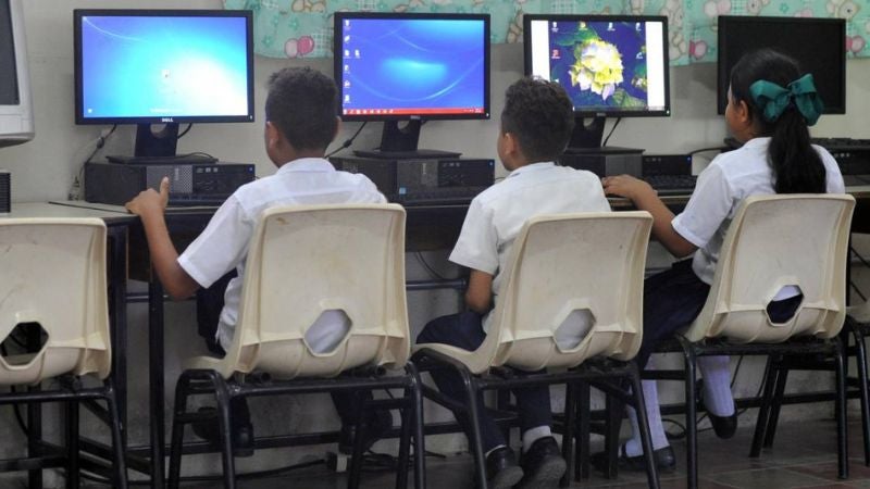 Advierten que falta de conectividad limita uso de tecnología en escuelas hondureñas