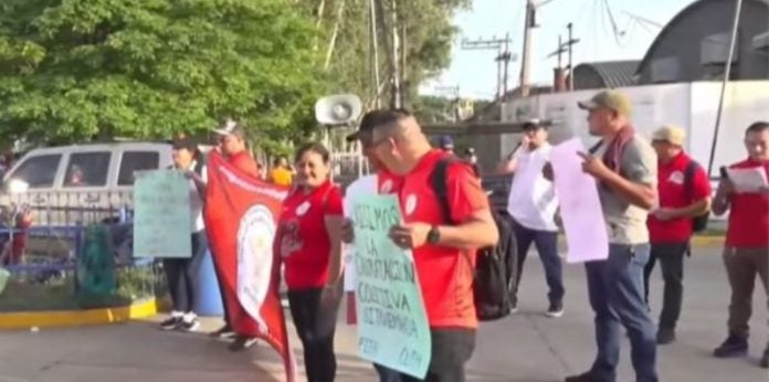 Empleados de maquila protestan en San Pedro Sula