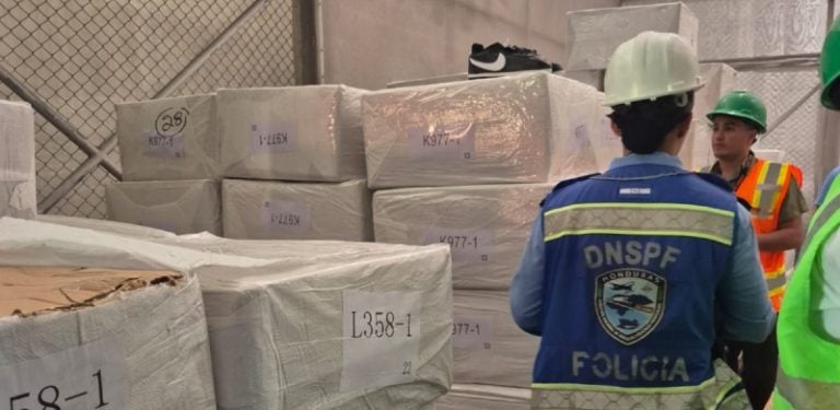 Decomisan contenedor con más de 17 mil tenis piratas que iban a Nicaragua