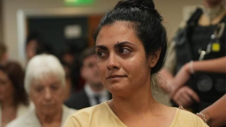 Condenan enfermera asesinar recién nacidos