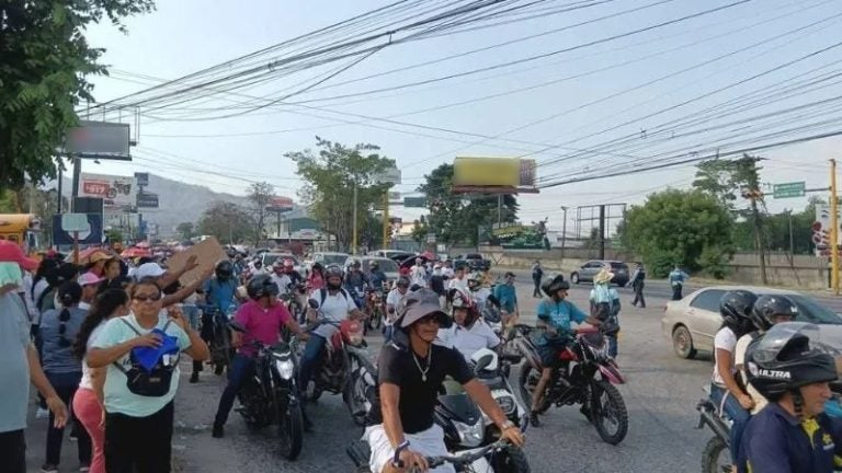 Aportantes de Koriun realizan protesta pacífica para pedir la devolución de su dinero
