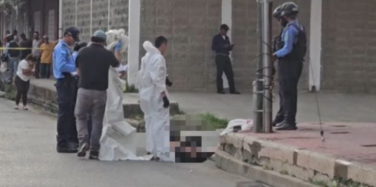 En Tela guardia de seguridad mata a indigente