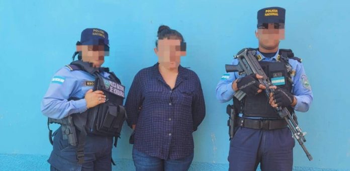 Detienen a hondureña por robo en Villanueva