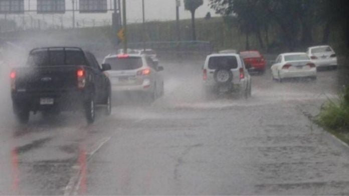 Onda tropical entra al Honduras