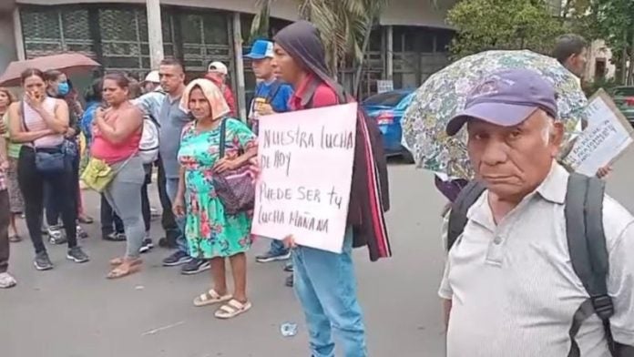 Enfermos renales protestan en la capital