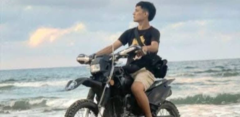 Joven muere al chocar contra una vaca en Tela