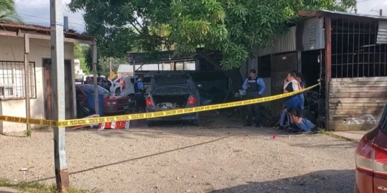 La Ceiba: dueño de autolote es acribillado dentro de su negocio