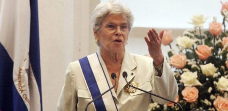 Familia de Violeta Chamorro pide donaciones a obra de caridad en lugar de flores