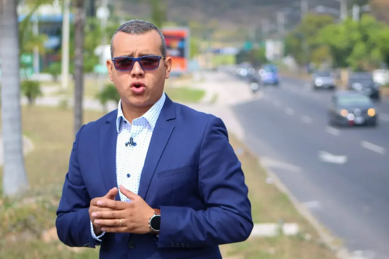 Alex Cáceres salir del clóset