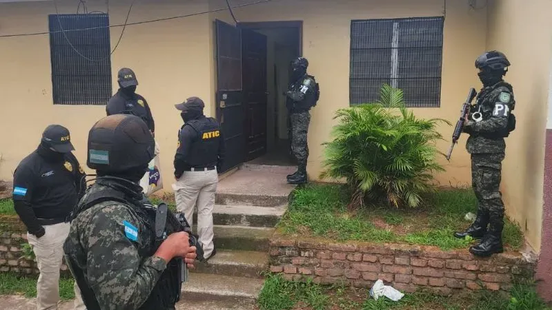Allanamiento residencial Plaza pornografía infantil