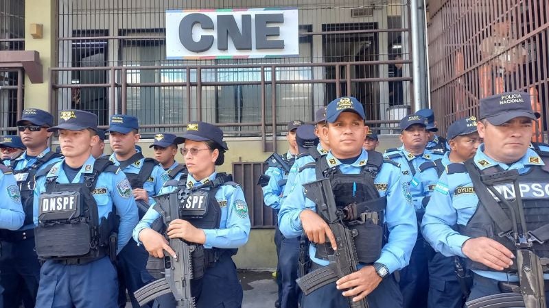 CNE policias (1)