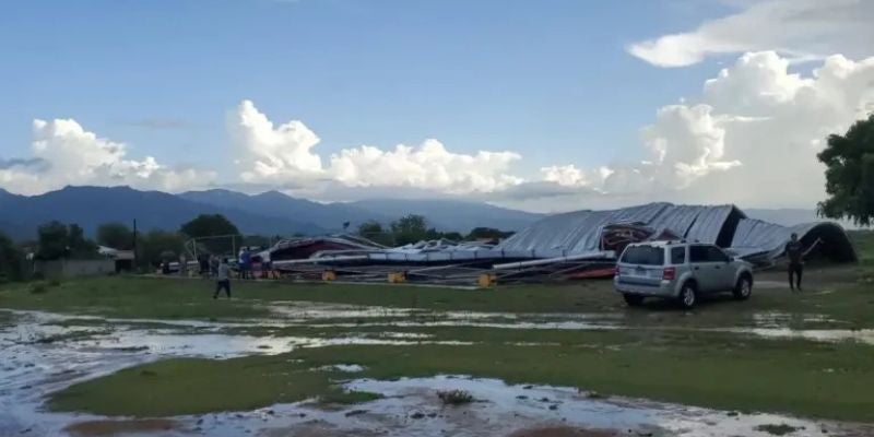 ¿Despilfarro? Cancha de más de L5 millones colapsa en menos de dos años