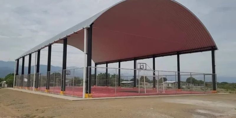¿Despilfarro? Cancha de más de L5 millones colapsa en menos de dos años