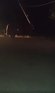Camioneta se estrella poste eléctrico Anillo Periférico