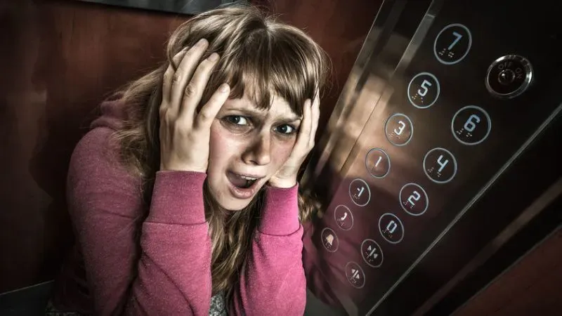 Claustrofobia: qué es, cómo se manifiesta y qué hacer ante un episodio