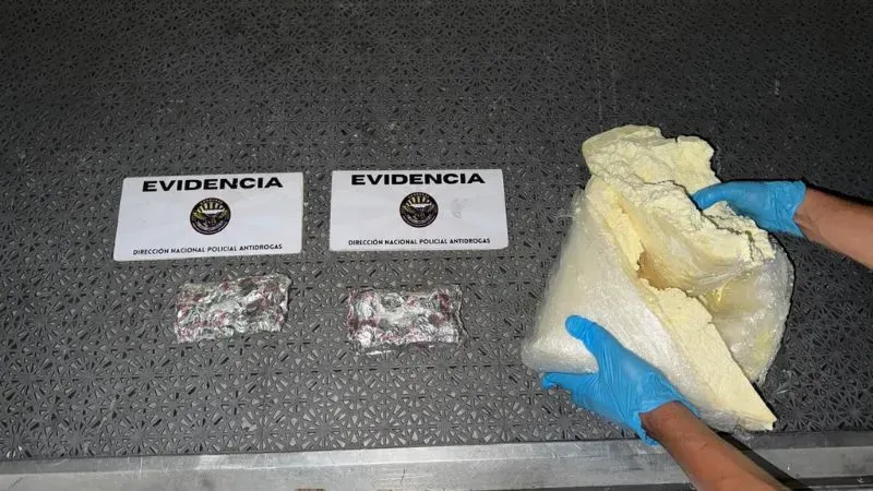 Coca en medio de queso (3)