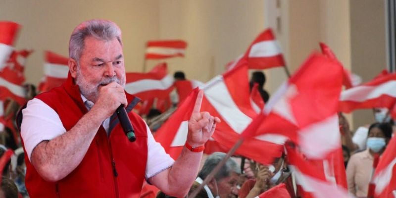Roberto Contreras anuncia que el lunes definirá si renuncia al Consejo Central Ejecutivo Liberal