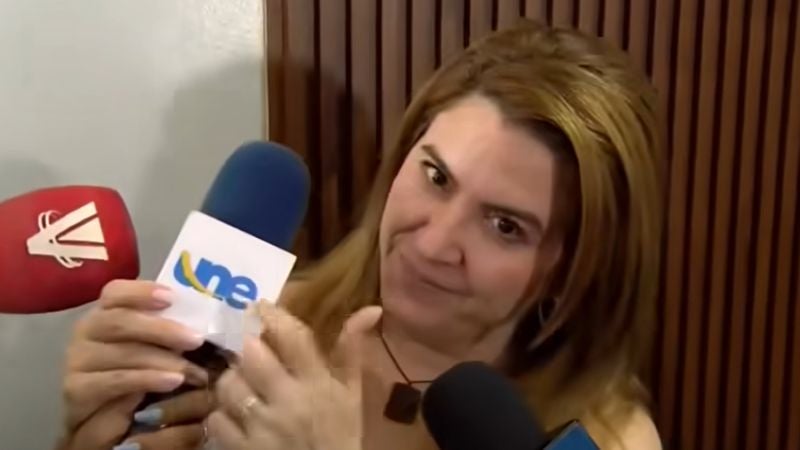Cossette periodista UNe 4