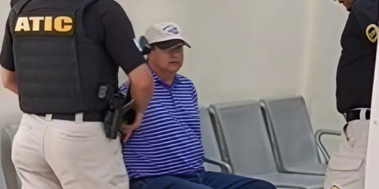 Efraín Peñalva comparece ante la CSJ por fraude y violación de deberes
