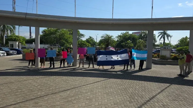 Familias de los bordos de la colonia Bográn piden reubicación en SPS