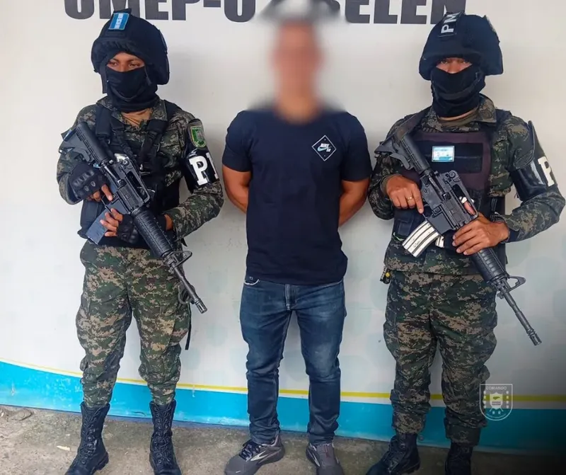 Hombre intentó atropellar militar