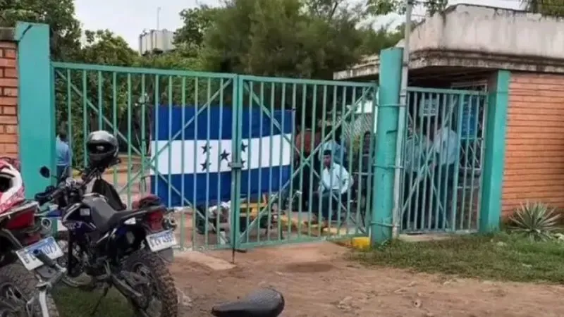 Protesta en el Infop La Paz: alumnos exigen mejoras en talleres y mobiliario