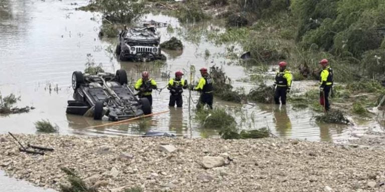 ¡Devastación total! Inundaciones en Texas dejan 131 muertos y más de 150 desaparecidos