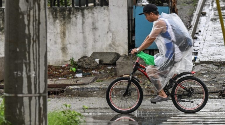 En cinco regiones de Honduras habrá lluvias hoy por transporte de humedad