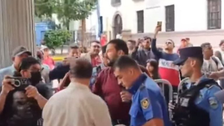 ¿Favoritismo? Seguridad permite ingreso de diputados de Libre al CN