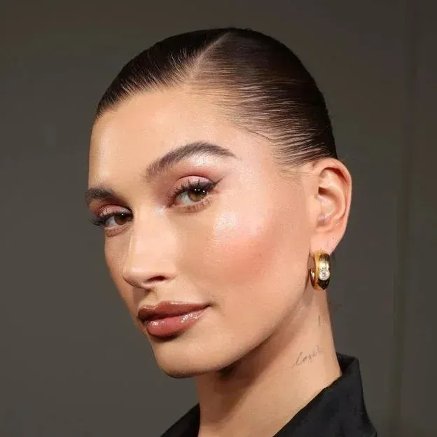 El maquillaje "old money" realza tu belleza natural para que te veas fabulosa.