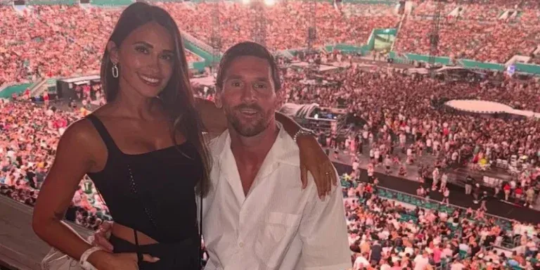 ¡Captados por la “kiss cam”!: Messi y Antonela Roccuzzo en concierto de Coldplay