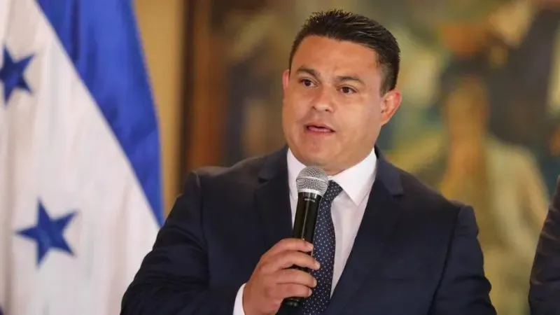 Diputado Nelson Márquez comparece ante la CSJ por fraude
