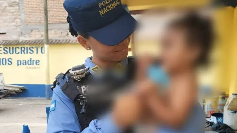 Niña abandonada centro Tegucigalpa