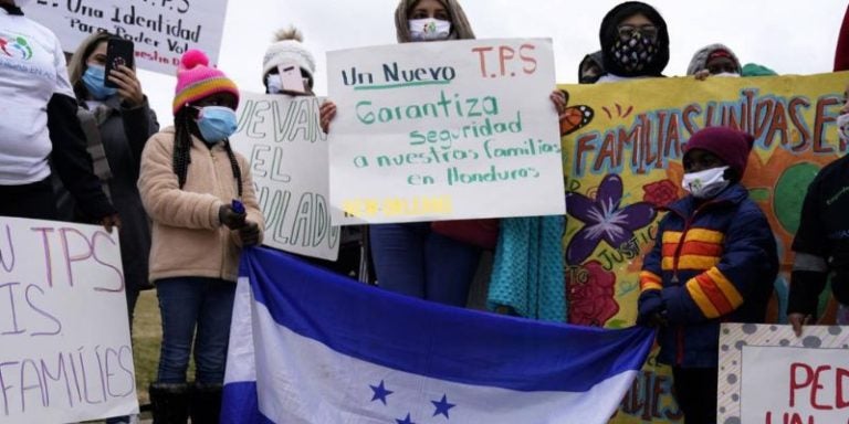 “¿Y ahora qué hago?”: la angustia de los hondureños que perderán su estatus legal en EE. UU.