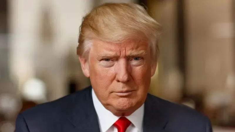 Publican imagen de Trump como ‘Superman’ y lo presentan como 