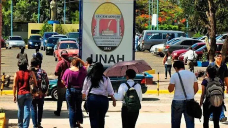 Matrícula histórica en UNAH con más de 50 mil nuevos estudiantes