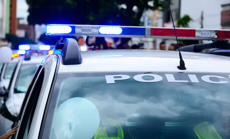 hombre dispara a un policía en EEUU