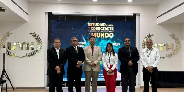 UTH promueve formación juvenil en IA e ingeniería con Congreso Internacional