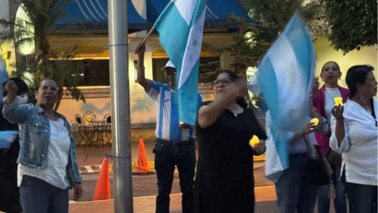 Hacen vigilia en apoyo a consejeras del CNE y para exigir garantías electorales