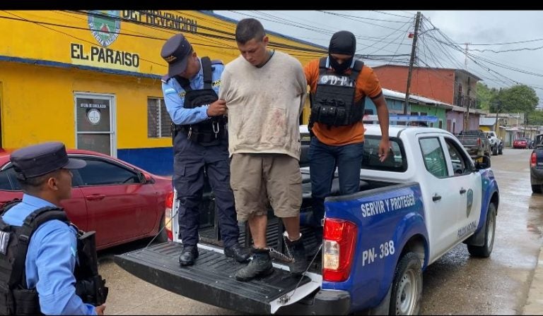 A prisión Joel Zelaya, acusado de matar a sus padres y a su sobrino en El Paraíso