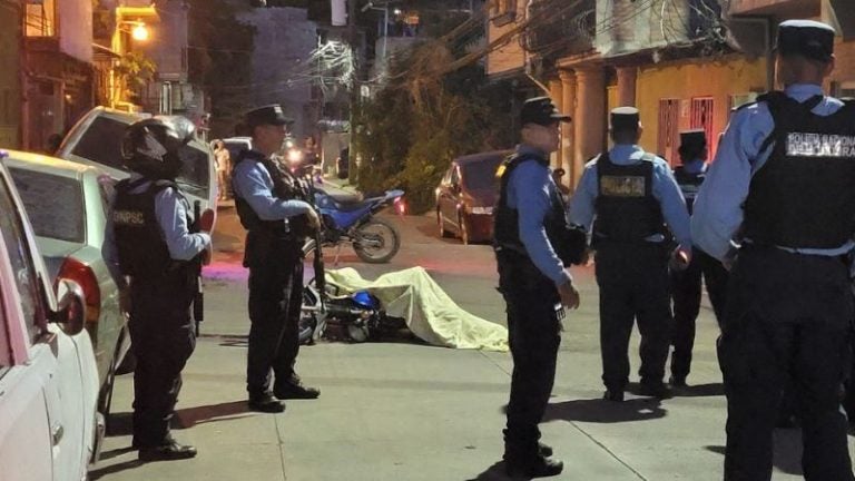 Mientras conducía su motocicleta acribillan a un hombre en la San Miguel, TGU
