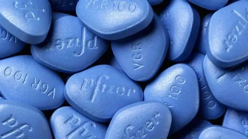 hombre muere motel Viagra