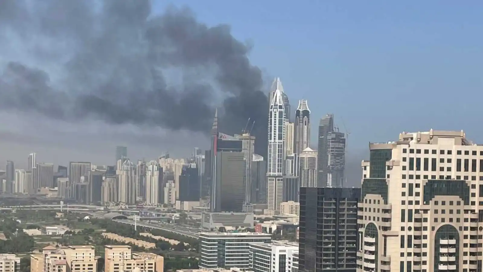 diatio tiempo.hn - incendio en rascacielos de dubai, 4000 evacuados cero víctimas