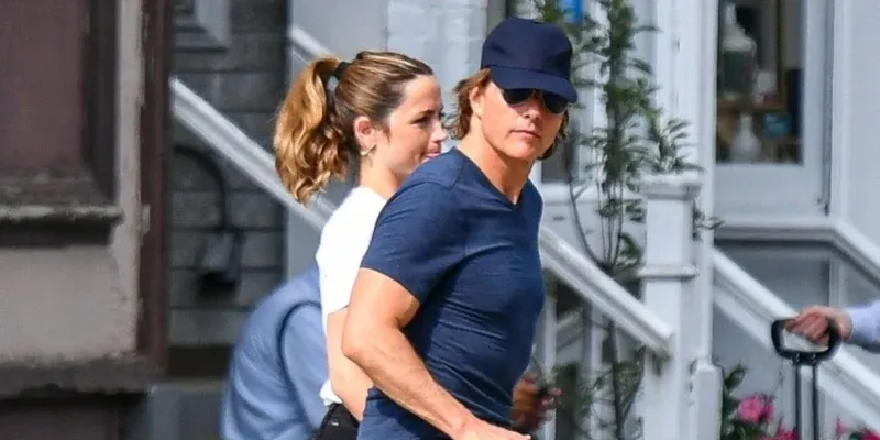 Tomados de la mano Tom Cruise y Ana de Armas parecen confirmar romance