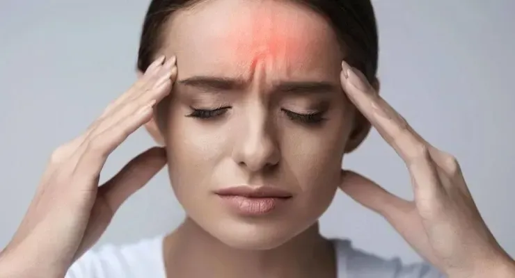 ¿Por qué los cambios de clima pueden afectar a quienes sufren migraña?